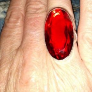 Mozambique GarnetRing_Size 8_925 Sterling Silver